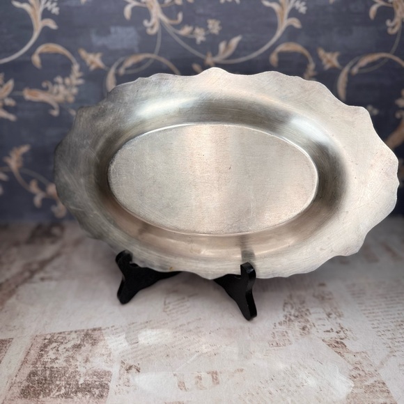 Poole Silver Co English Silverplate 1000 Ornate Oval Serving Tray - Picture 7 of 9